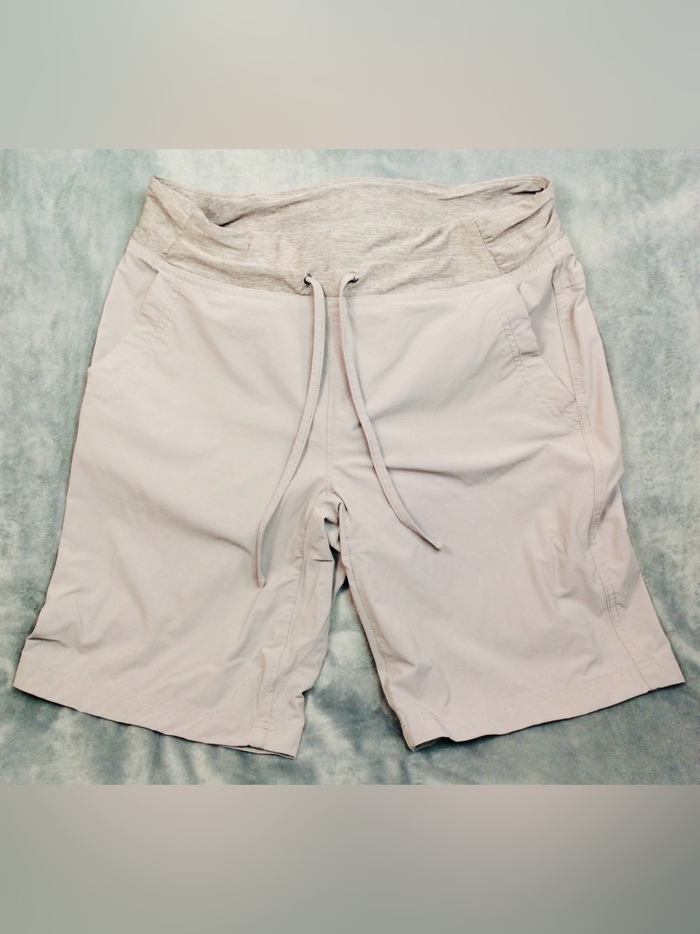 Duluth Trading Co Light Gray Athletic Drawstring Shorts
